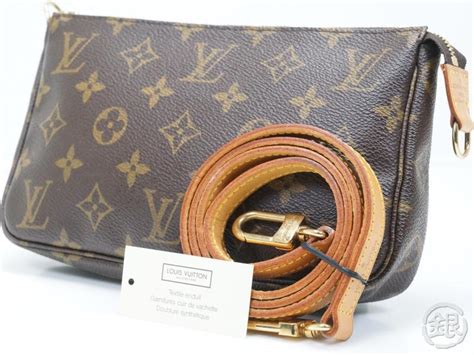 m51980 louis vuitton|Louis Vuitton monogram pochette bag.